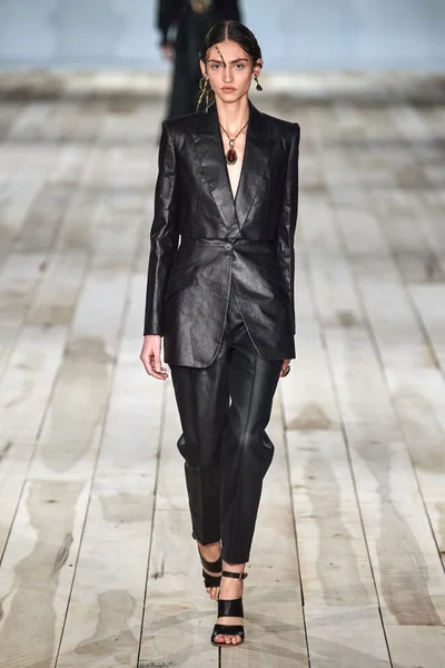 Look 2